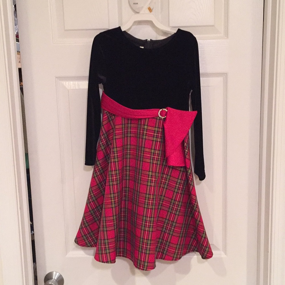 Black red girls dress size 6.